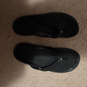 Olu Kai Ohana black Flip Flops, women’s 8